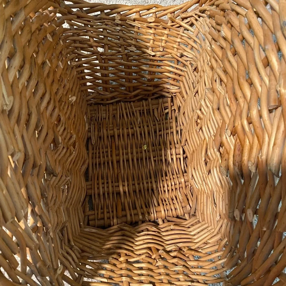 Vintage Wicker Arched Magazine Holder 18”W x 16”H x 10”D at widest points
